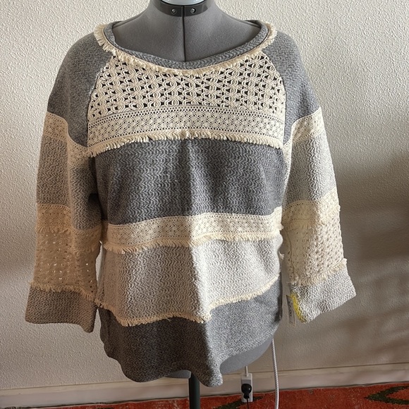 XL Lucky Lotus Lucky Brand Bluish Gray cream Sweater - Picture 2 of 6